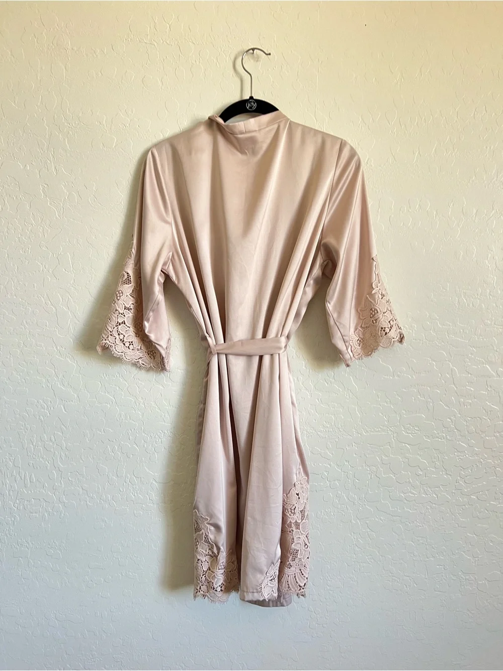 Le Rose Women’s Lace-Trim Satin Robe in Blush